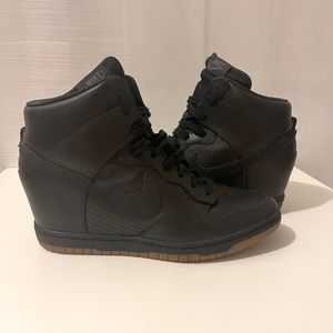 Nike Dunk Sky Hi Essential Blk LeatherWedgeGumSole